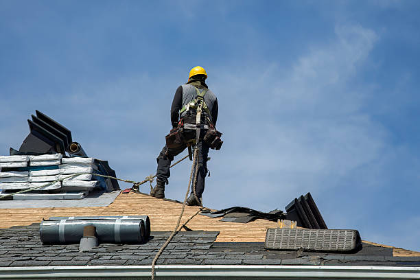 Professional Gutter Installation technician working in College Springs, IA